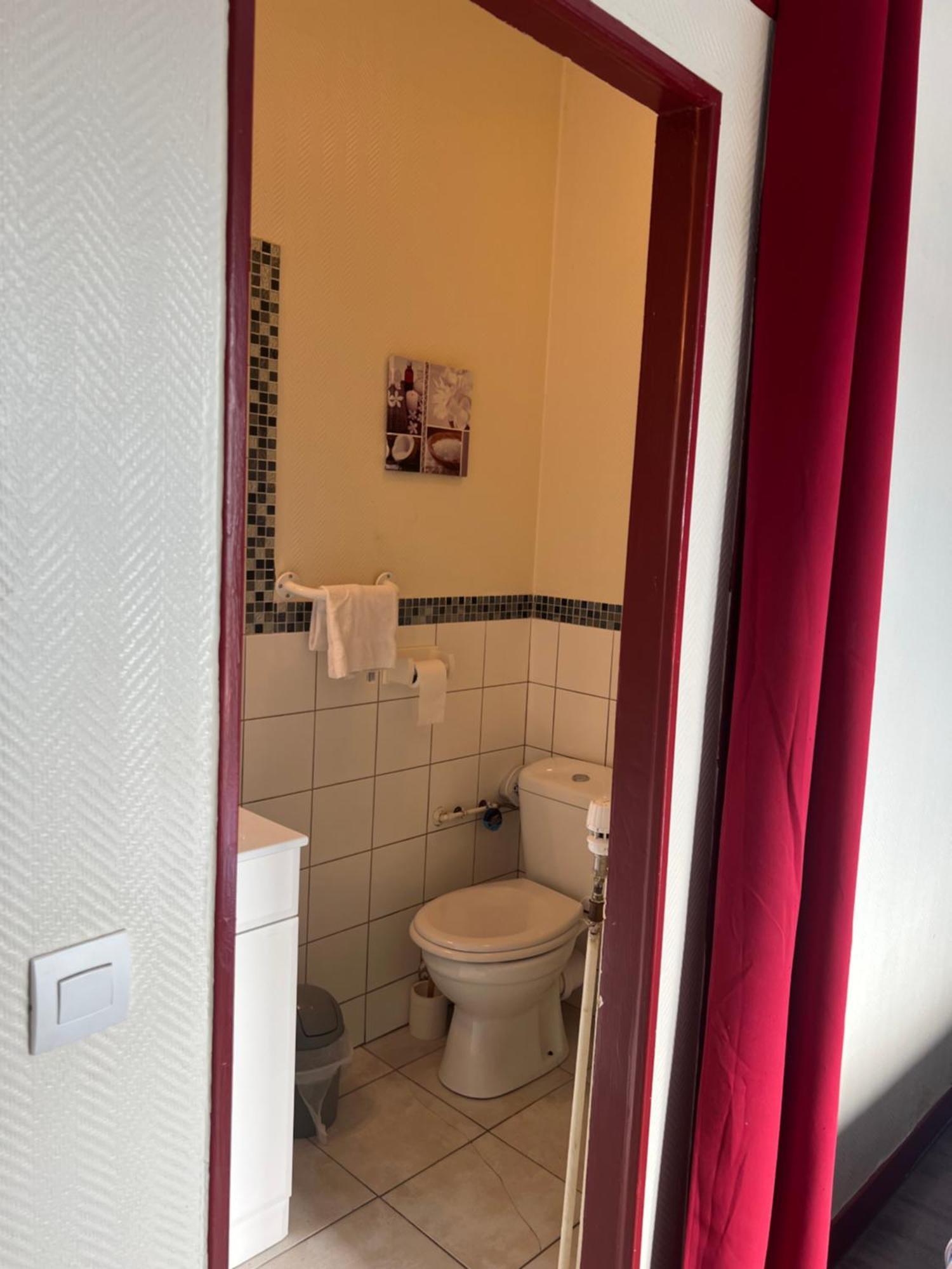 Hotel Des 2 Gares Auxerre Kültér fotó