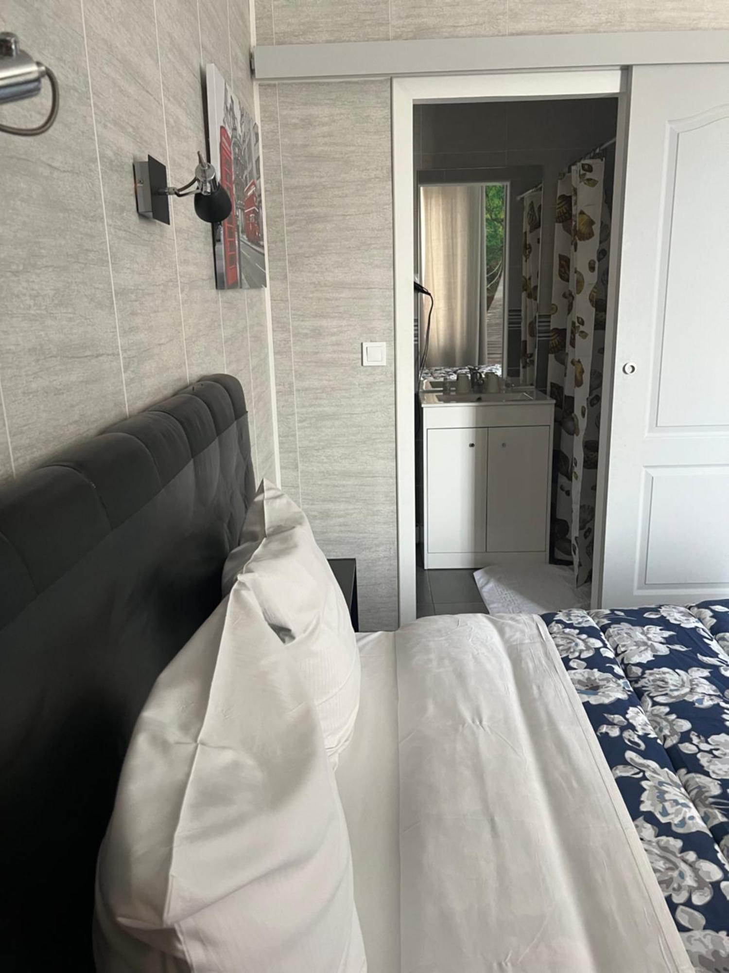 Hotel Des 2 Gares Auxerre Kültér fotó