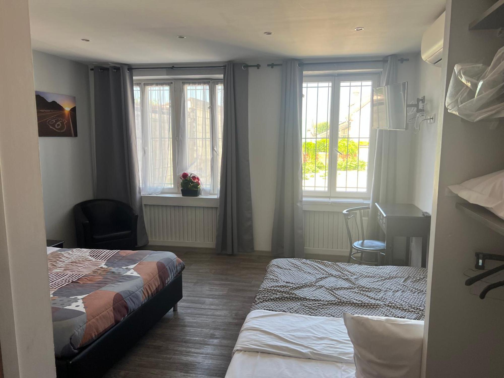 Hotel Des 2 Gares Auxerre Kültér fotó