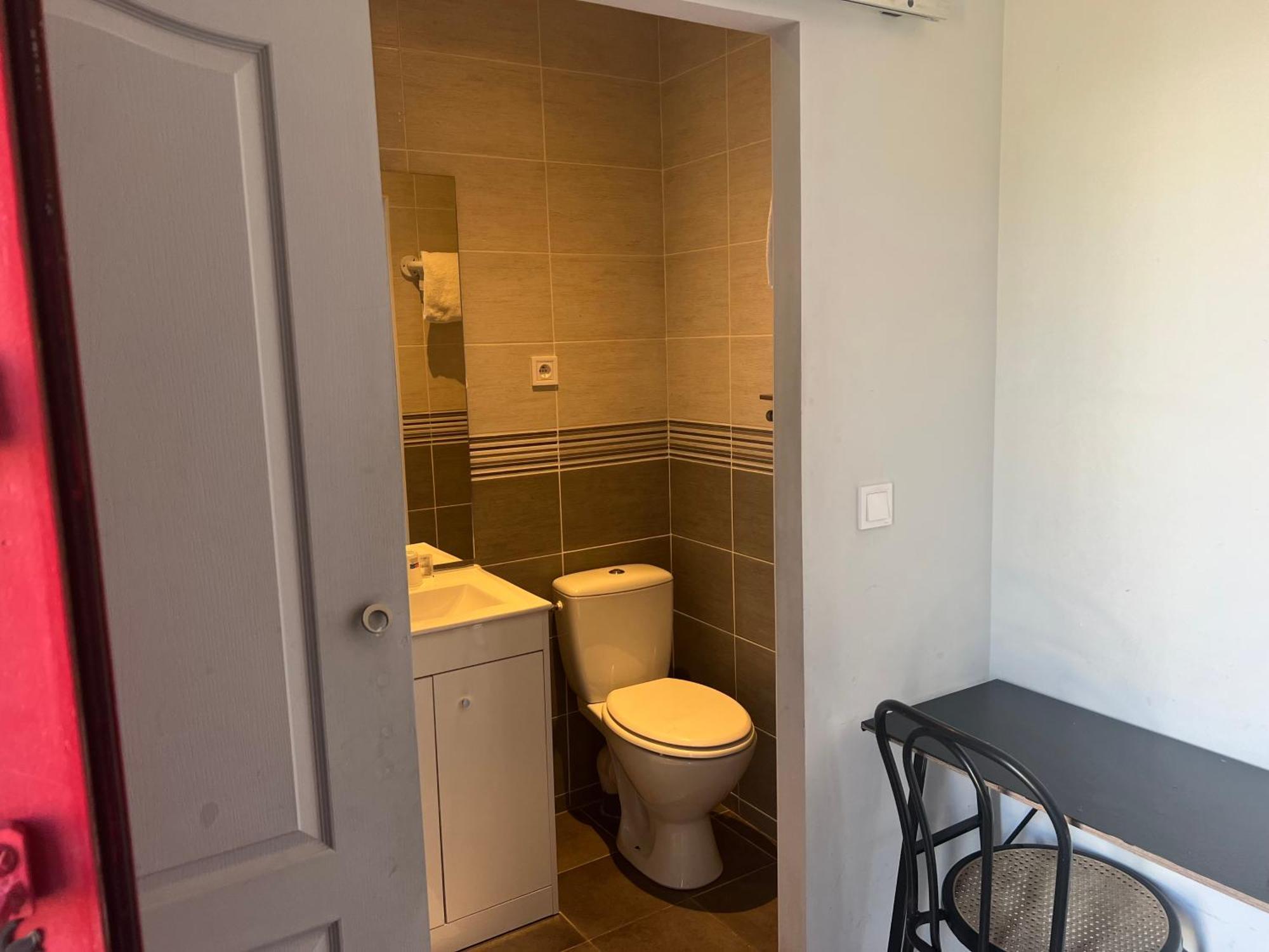 Hotel Des 2 Gares Auxerre Kültér fotó