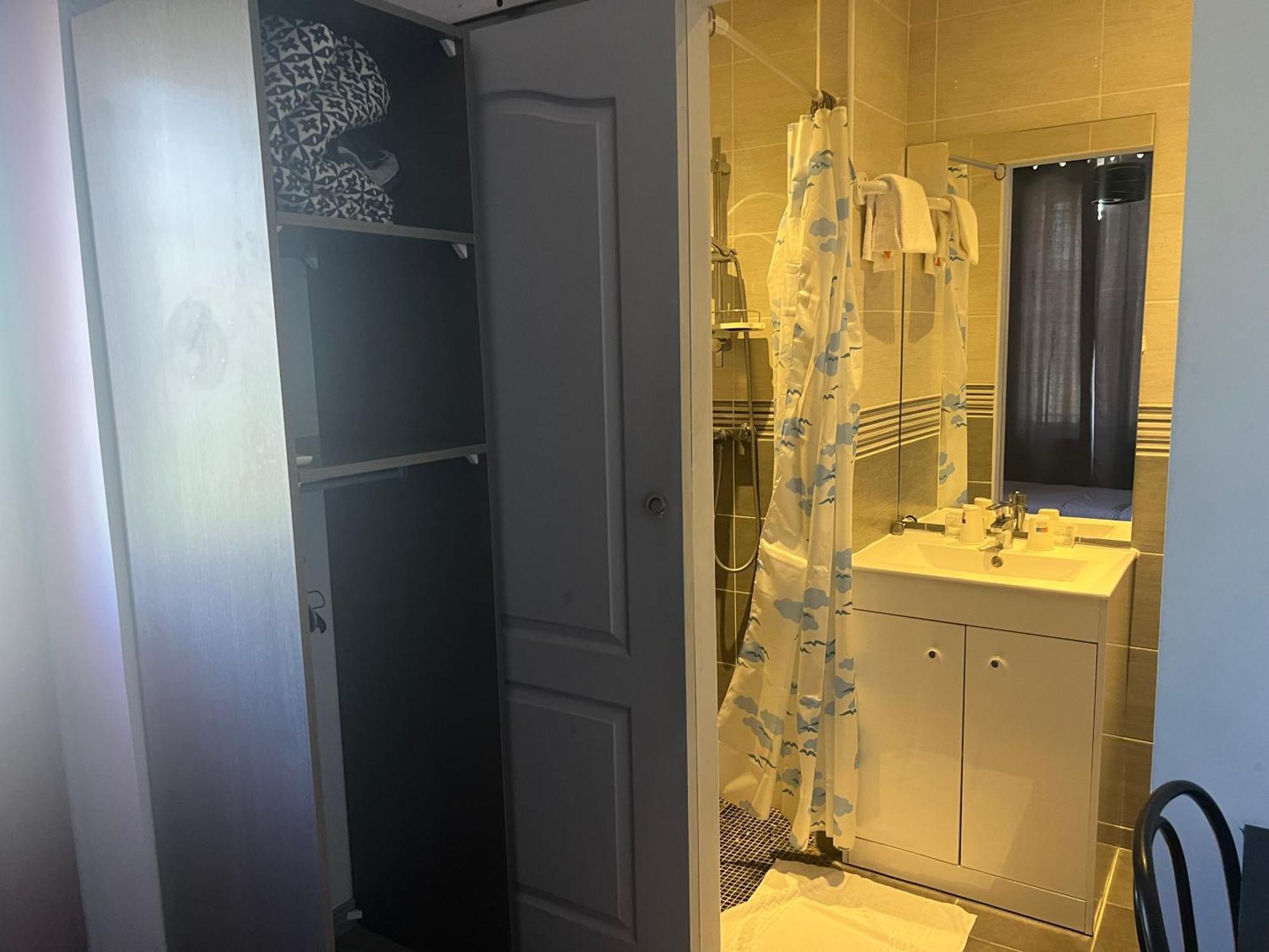 Hotel Des 2 Gares Auxerre Kültér fotó