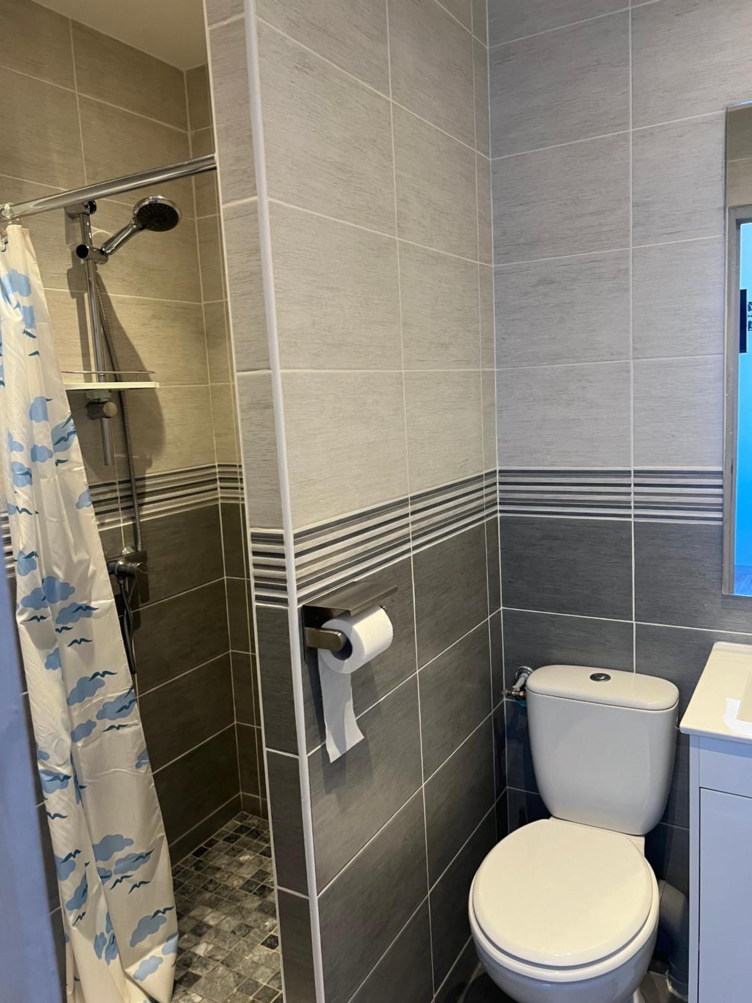 Hotel Des 2 Gares Auxerre Kültér fotó