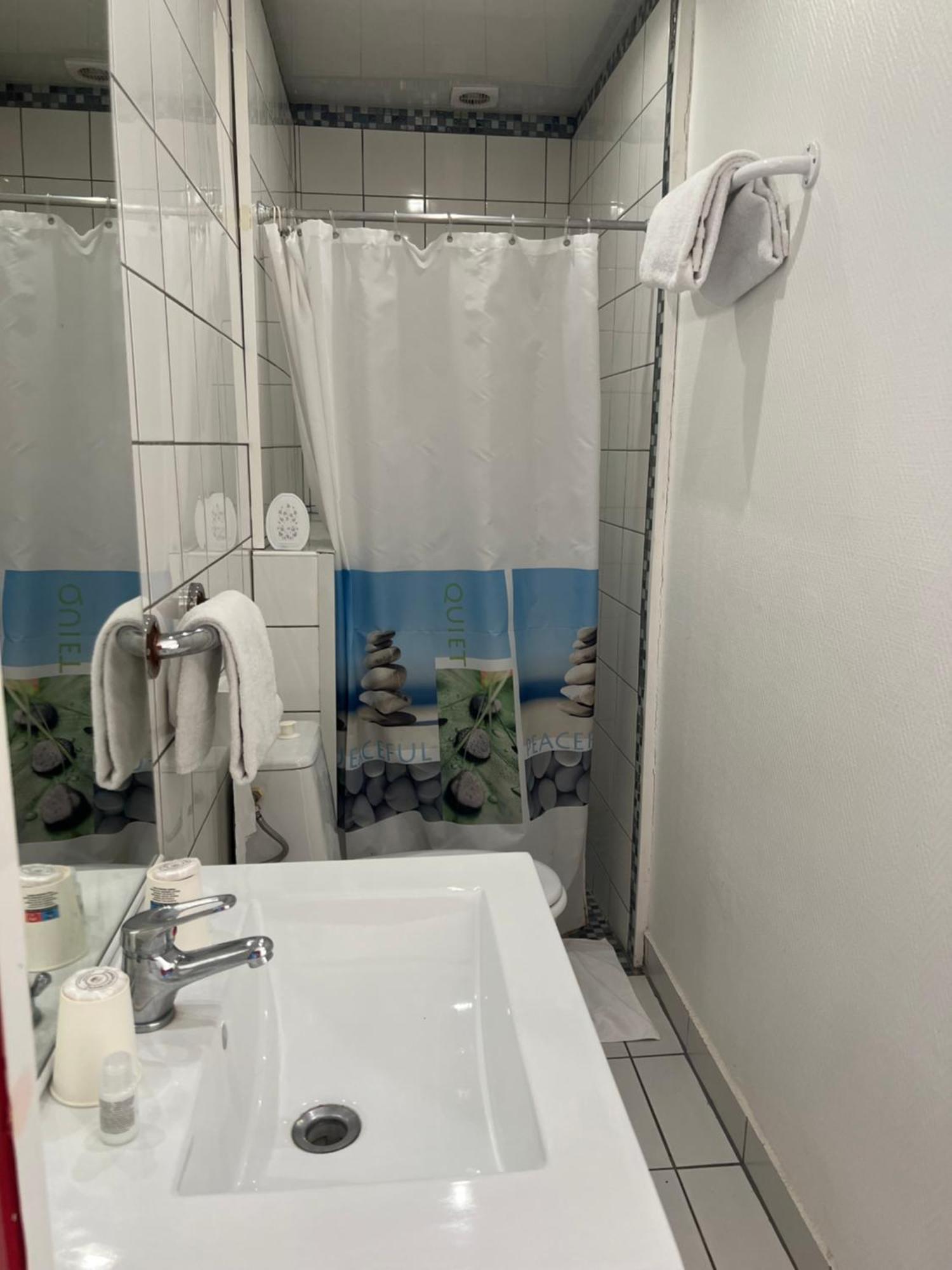 Hotel Des 2 Gares Auxerre Kültér fotó