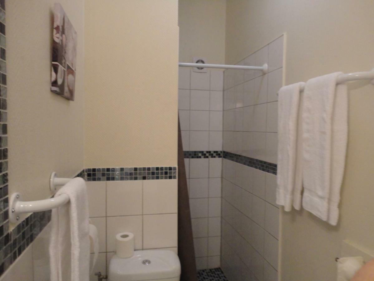 Hotel Des 2 Gares Auxerre Kültér fotó